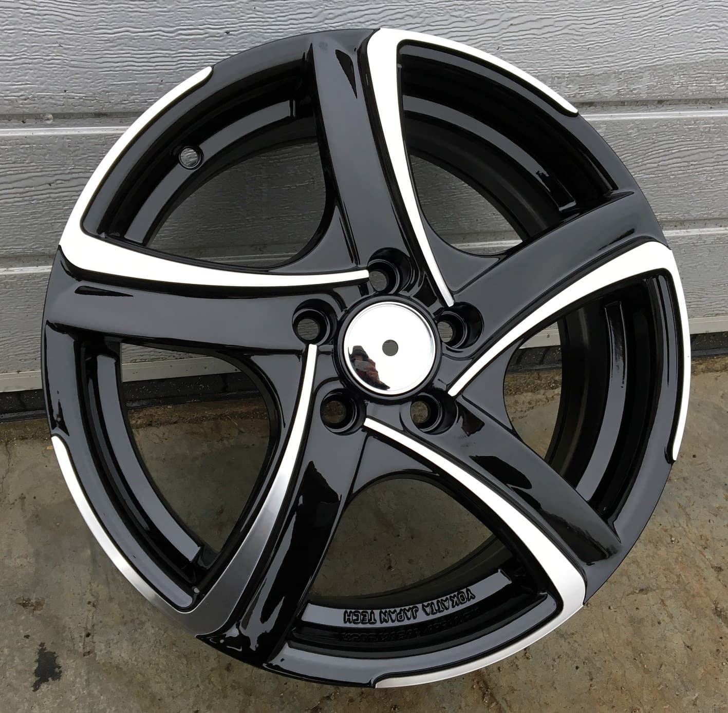 R15 X 6 4X114.3 ET35 73.1 RACINGLINE ZE257 (FM115) MB